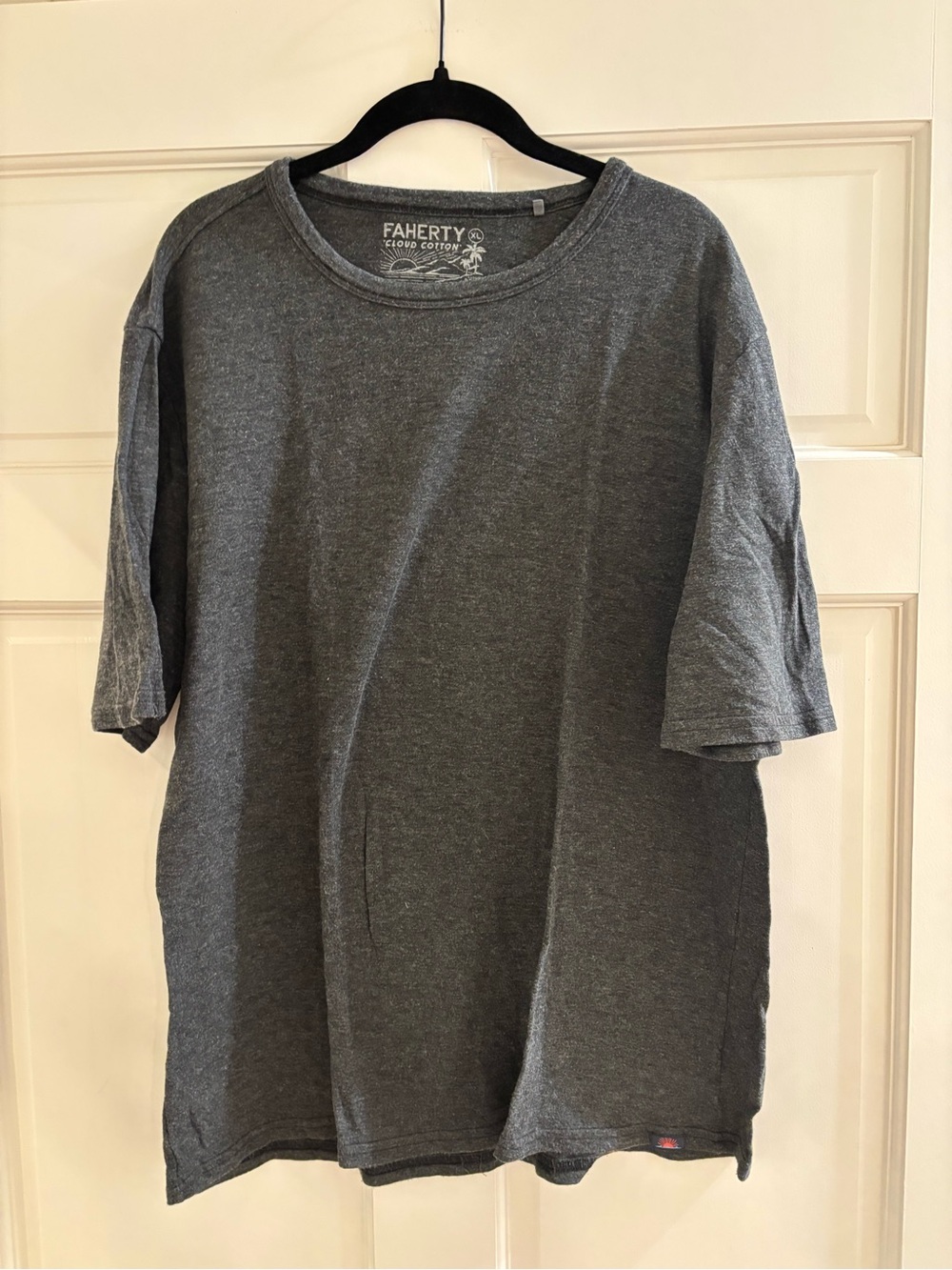 Faherty Short-Sleeve Cloud Cotton Tee in Charcoal